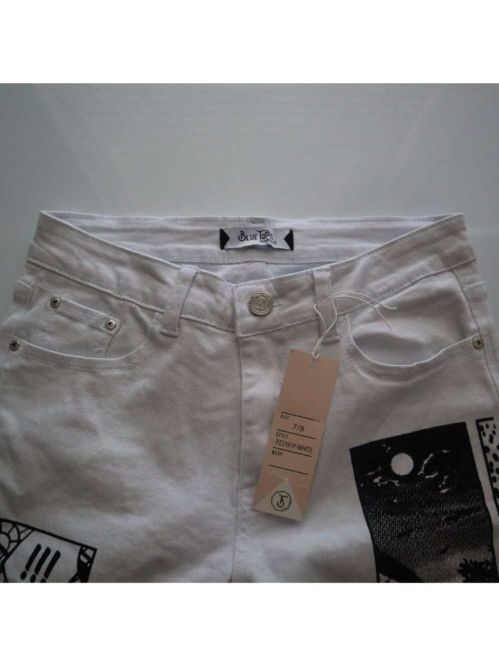 #918 Blue Topic Size 7/8 White Graphic Print Jeans With Comic & Girl Power Theme - Picture 4 of 9